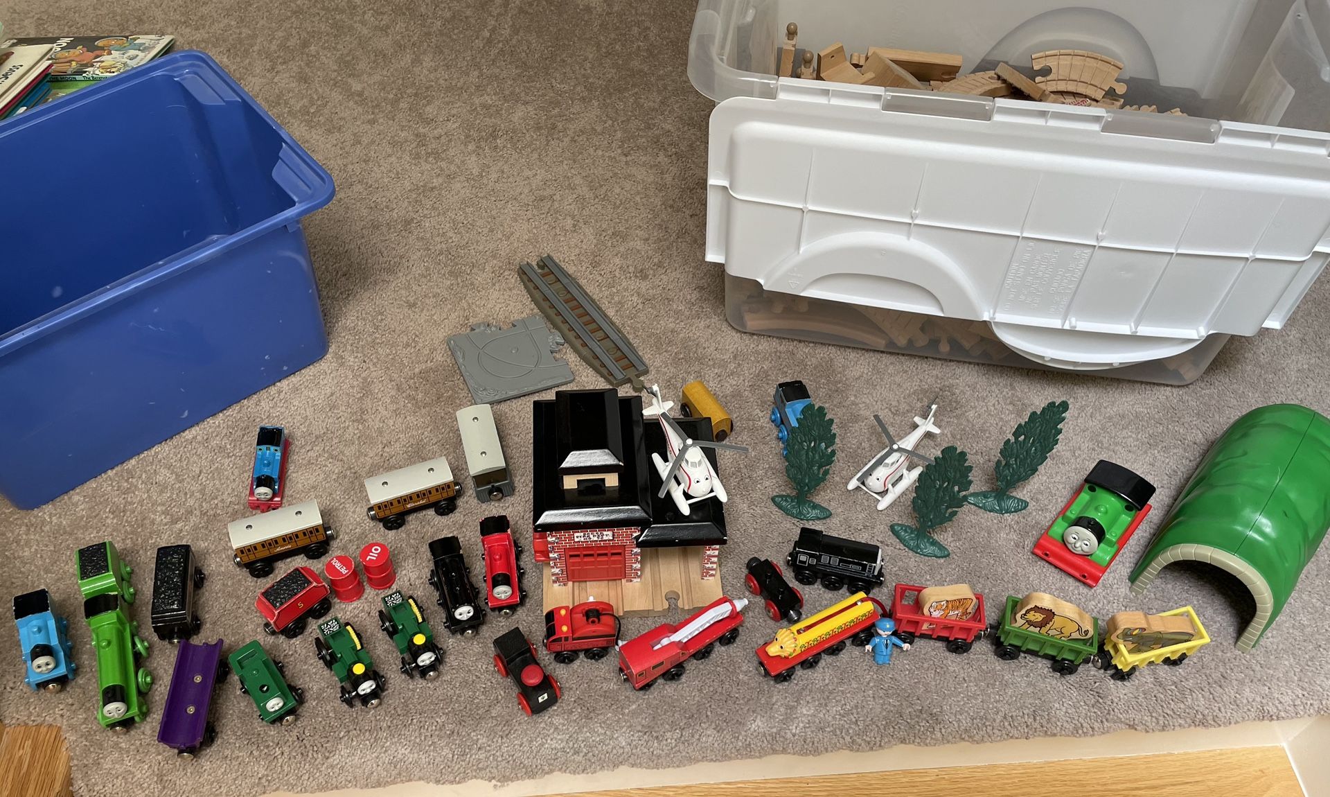 Thomas the Tank Engine - 40 Trains and A LOT of Track