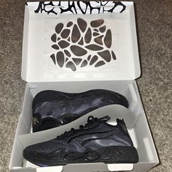 Puma black-dark amethyst, Size 11 US adult