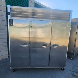 Traulsen 3-door Freezer Like-new Get Free Delivery One Full-Year Warranty Period NSF-FDA Standard compare at $11,000
