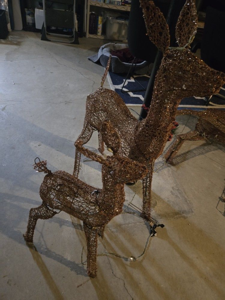 Light Up Reindeer Family