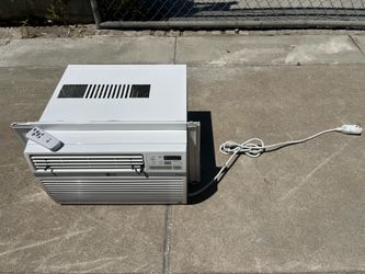 LG 8,000 BTU Air Conditioner - 3 years old