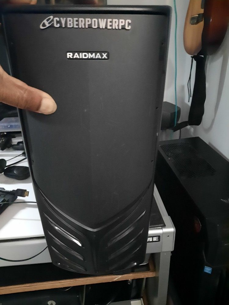 CYBERPOWERPC RAIDMAX, KEYBOARD, and MOUSE.