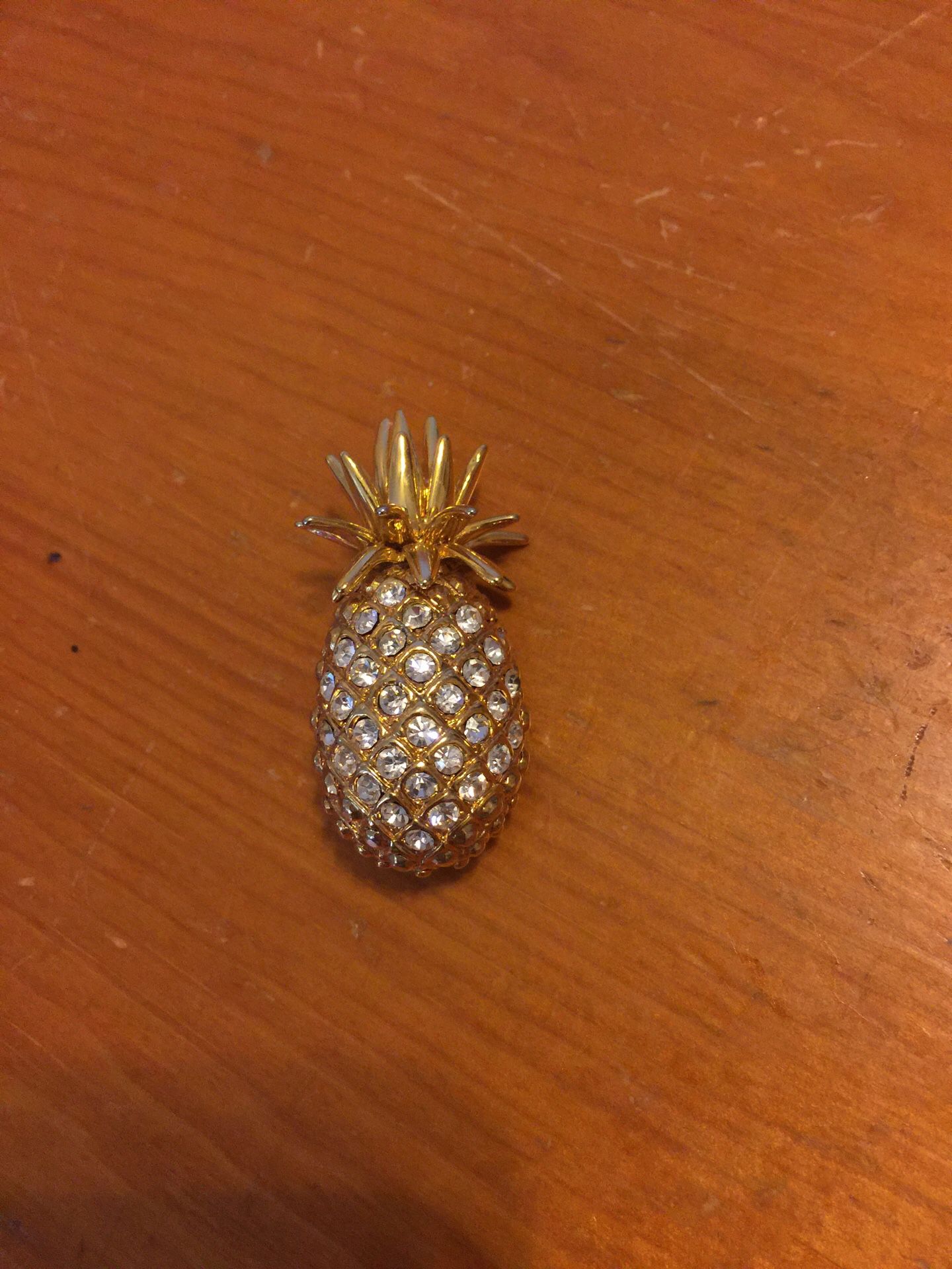 Gold tone pineapple brooch
