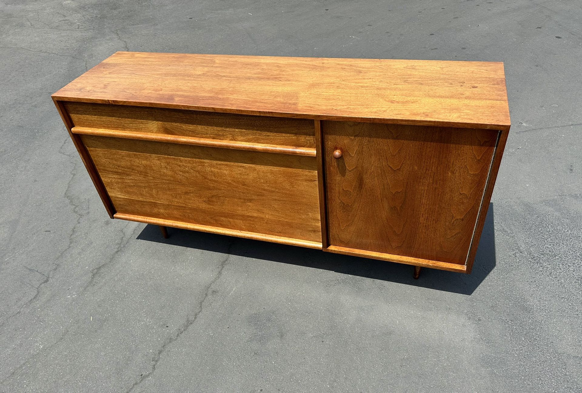 Mid Century Glenn of California Walnut Credenza Media Storage Cabinet