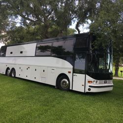 CLASS A RV - PARTY BUS - TOUR BUS - MOBILE HOME