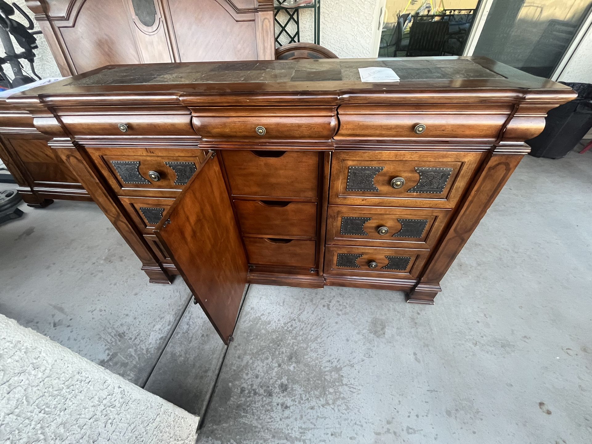 King Bedroom Set Ashley
