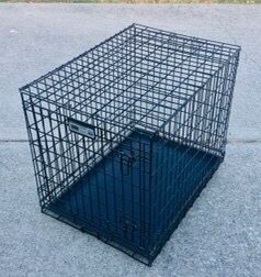 Dog Pet Crate Kennel with Liner Tray - Medium