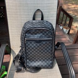 LOUIS VUITTON Mans Backpack for Sale in Prince George, VA - OfferUp