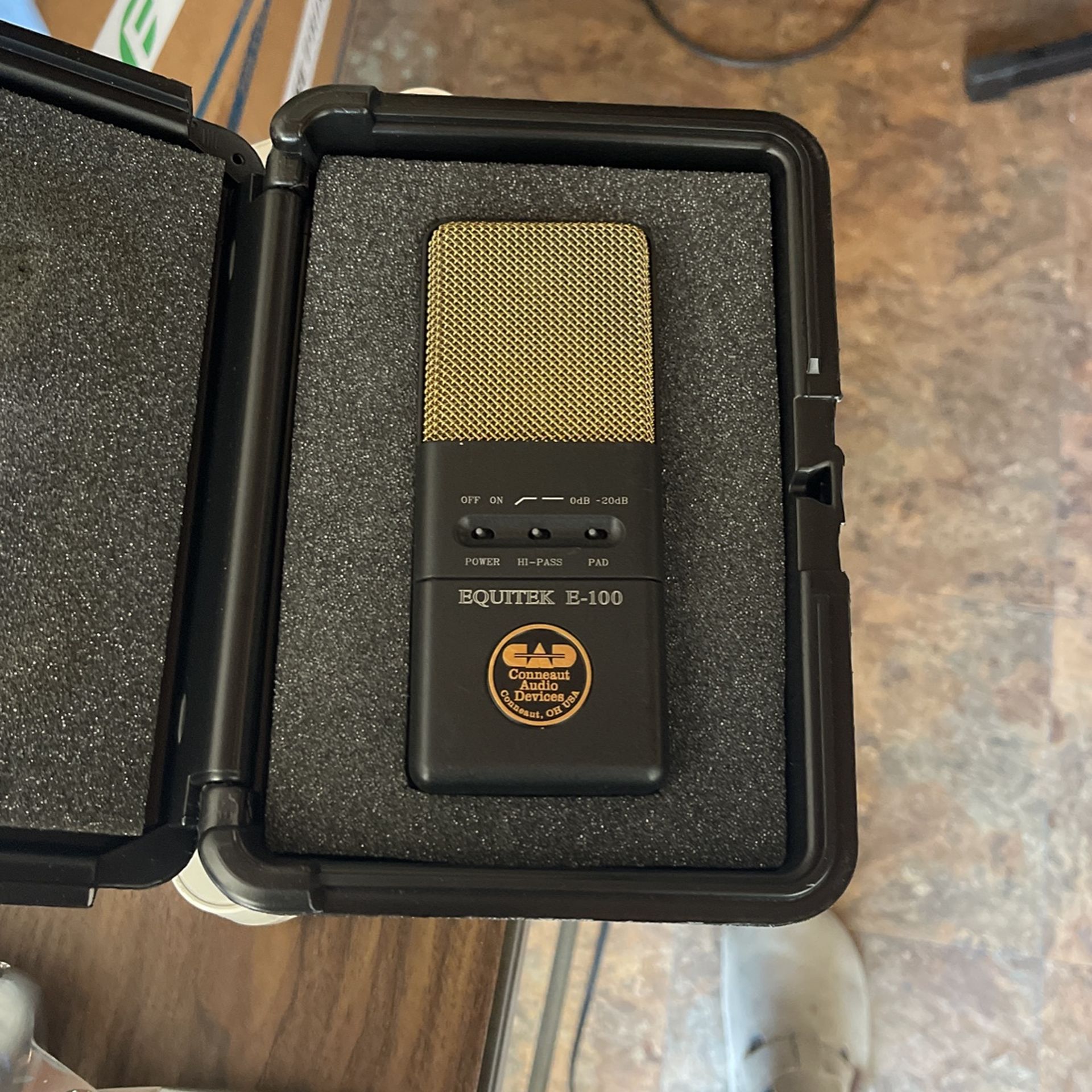Equitek E-100 with case