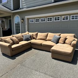 (FREE DELIVERY!) Large Sectional Couch