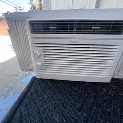 Ac Works Great . Used For 1 Year 