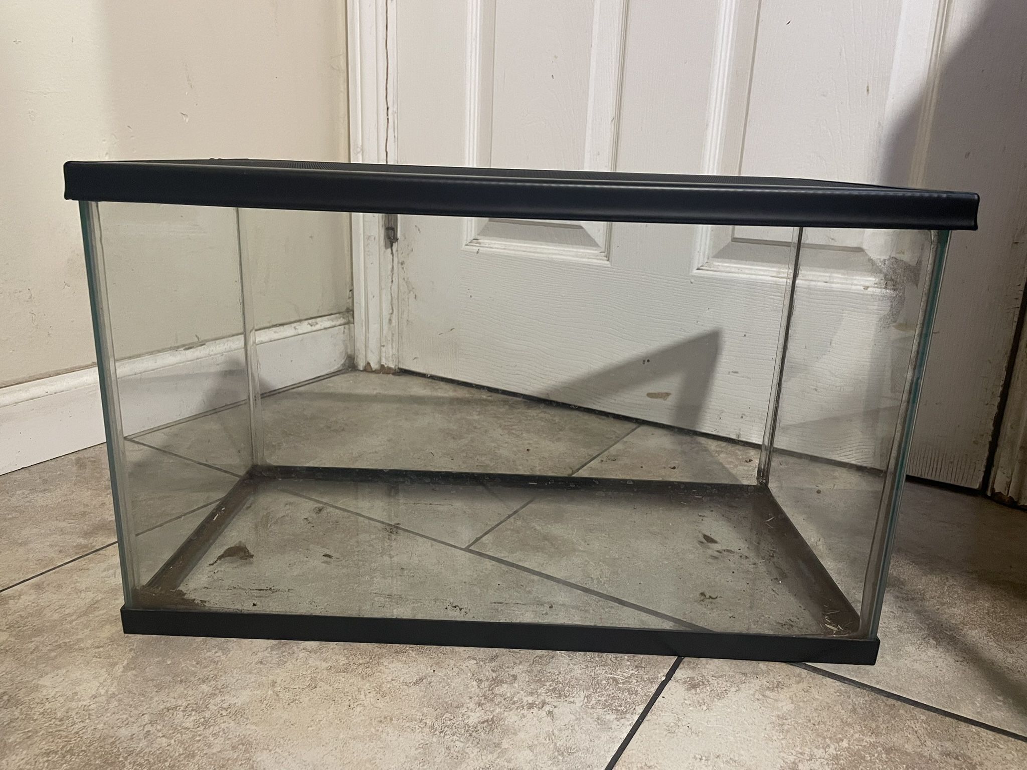 10 Gallon fish tank