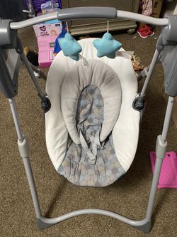 Graco Slim Spaces Compact Baby Swing