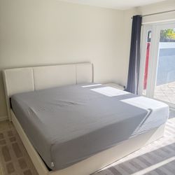 🔥 King Bed + Storage Frame – Must Go!