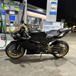 2008 Yamaha YZF-R1 – Clean Title – Yoshimura – 0 Crashes