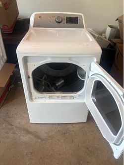 GE Gas Dryer . Accessories included