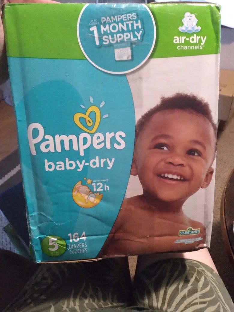 Pampers Sz 5/ 164 Count