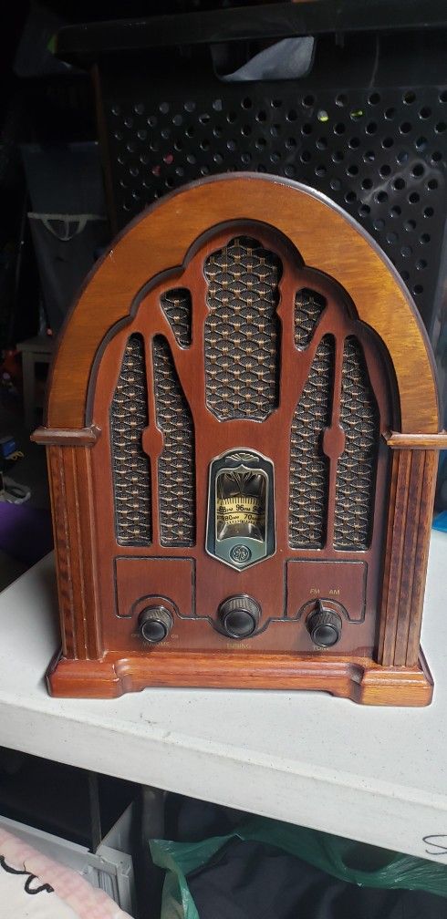 Ge Vintage Cathedral Radio Am/fm