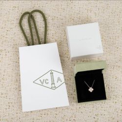 Van Cleef & Arpels Sweet Alhambra Necklace - Pink Mother Of Pearl 