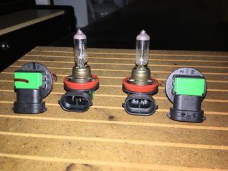 H11 light bulb