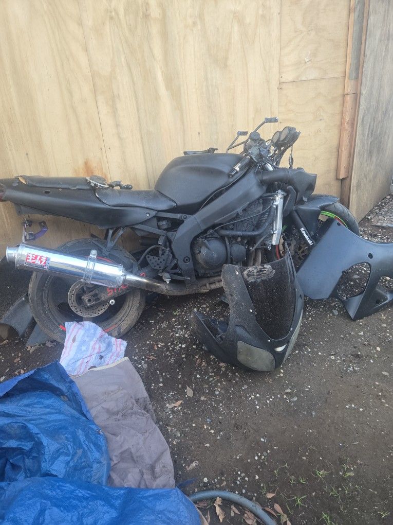 01 Kawasaki 636