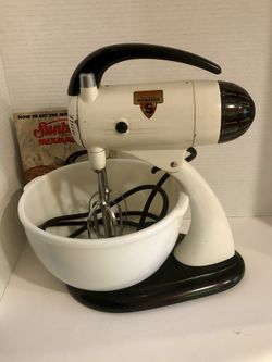 Vintage Sunbeam 1940’s Mixmaster Model 7B 