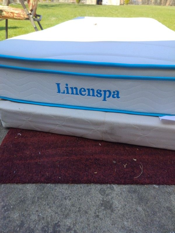 Twin size Linenspa 8 Inch Foam Mattress Plus Slim box spring