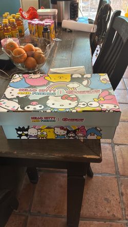 Hello Kitty and Friends Heelys Shoe Box