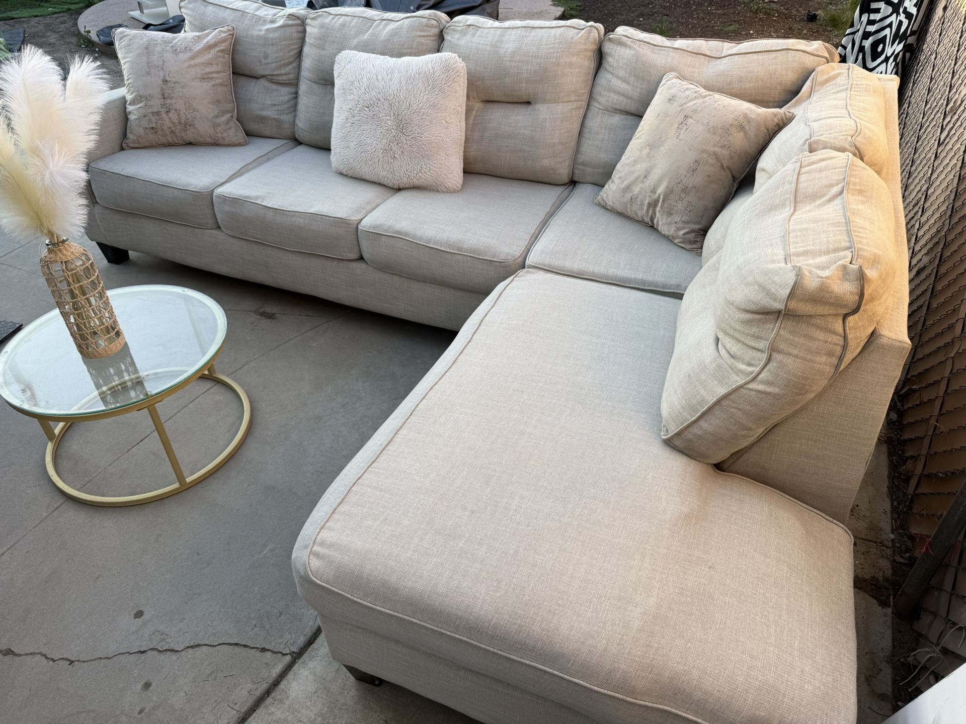Light Biege L-Shaped Sectional / Sleeper Bed