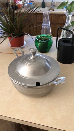 Vintage Aluminum Dutch Oven with Lid
