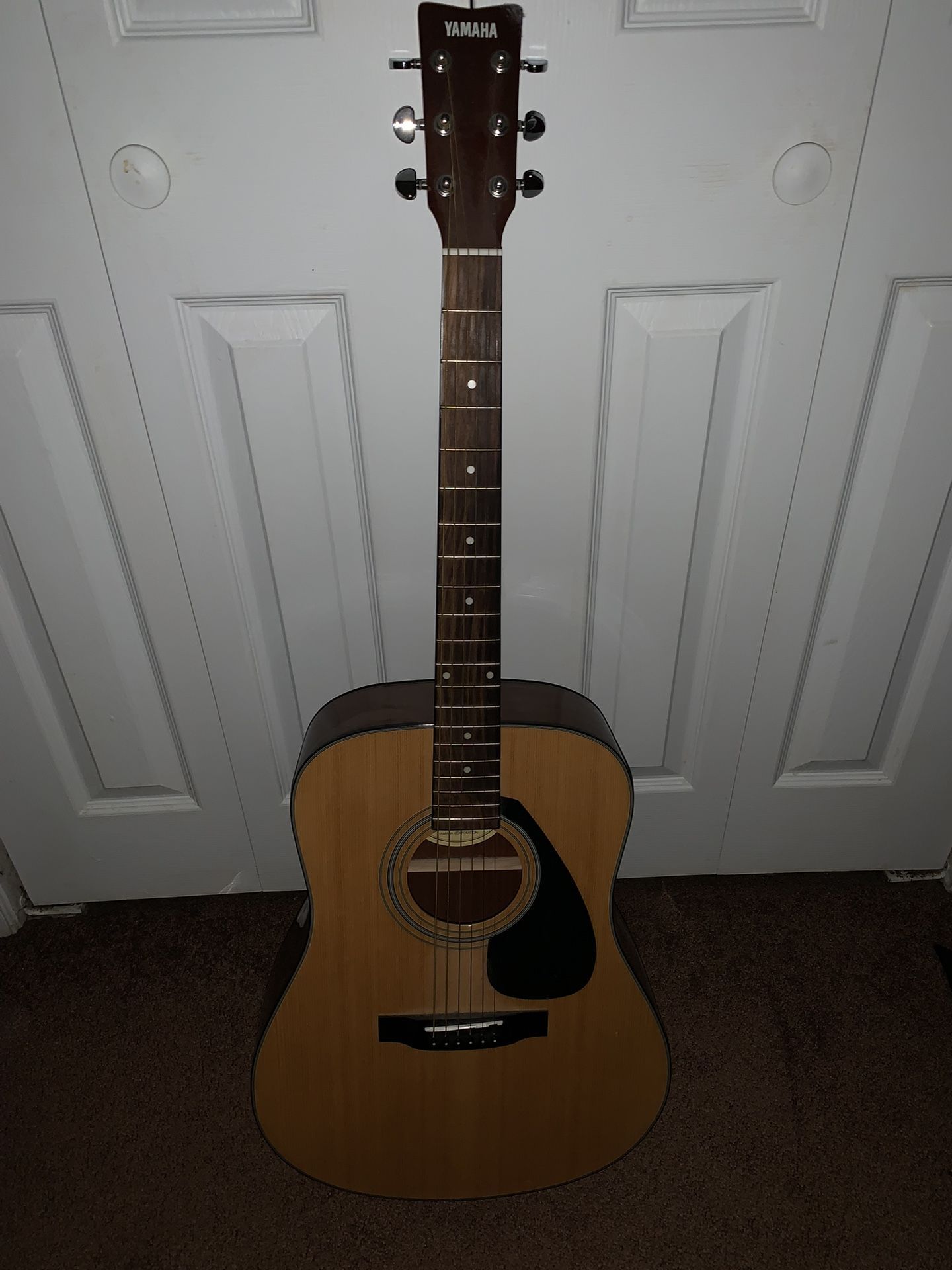 ACOUSTIC GUITAR, YAMAHA 325D.