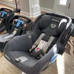 UPPAbaby Mesa w/Car seat Bases