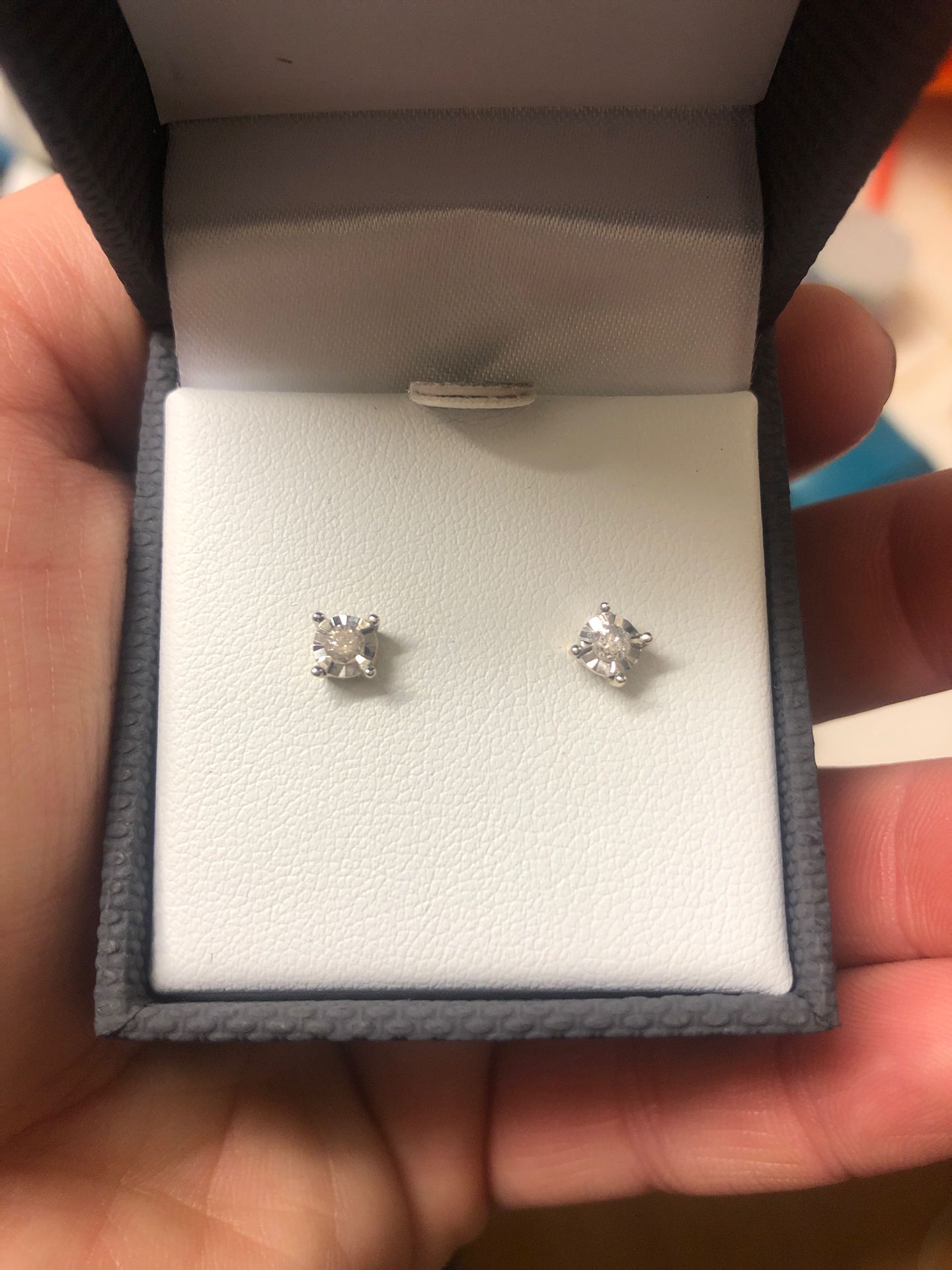 14k Diamond earrings