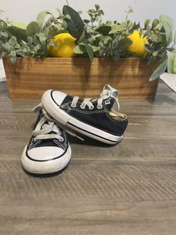 Toddler Converse Chuck Taylor Size 5