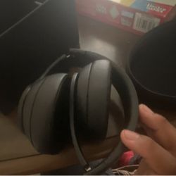 Beats by Dr. Dre Solo3 Wireless Bluetooth On-Ear Headphones Black w/Case Box