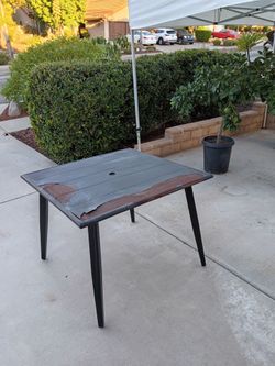 FREE - FREE - Sturdy Metal Table - exterior or interior- FREE FREE