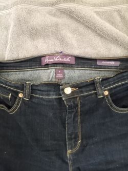 Gloria Vanderbilt Amanda Jeans - Size 8 Classic Fit - Color : Dark Wash/Indigo - priced  to move fast!