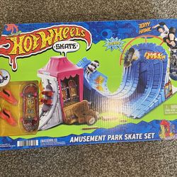 Hot Wheels Amusement Park Skate Set