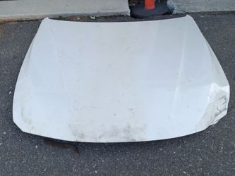 2012-2018 bmw 328i hood (sedan 4 doors) oem.