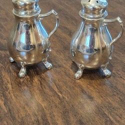Salt and Pepper Shaker Set