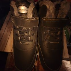 Woman's Nonamers boot/shoes (NEW)