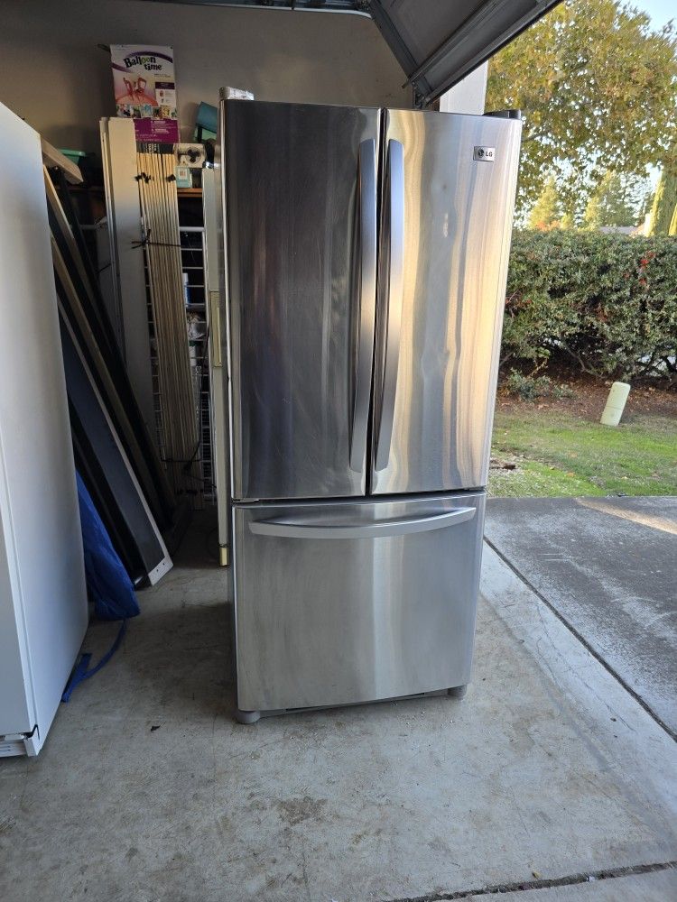 LG 20 Cu. Ft. French Door Bottom Freezer Refrigerator