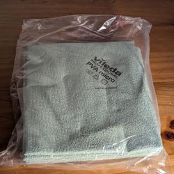 Vileda Professional | PVA Microfiber Green | All Purpose Cleaning Shammy | Shiny Streak Free Results | Synthetic Chamois Towel