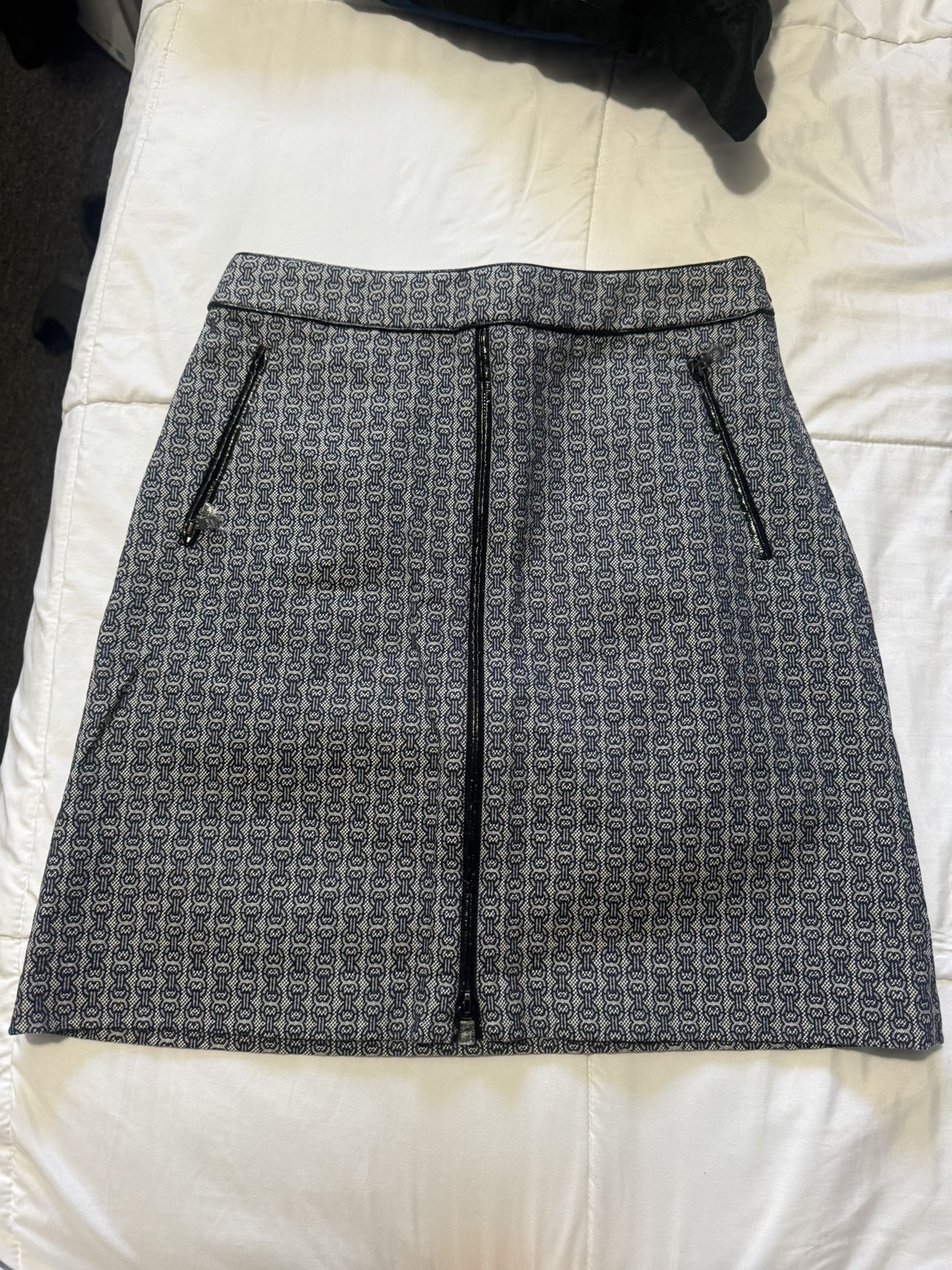 Black And White Skirt Size 4