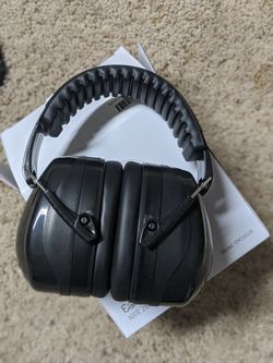 Ear muffs - noise reducing