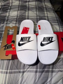 Nike Victori One slide (size 9M)