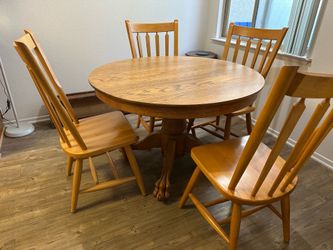 Round OAK table and 4 chairs