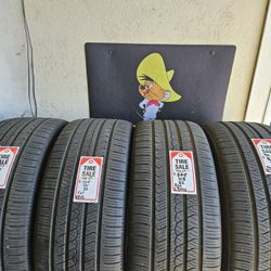 285/45/22 Pirelli Tires (4)