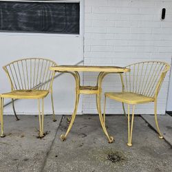 Vintage Woodard Pinecrest Mid-Century Modern Iron Outdoor Table & Chairs Set