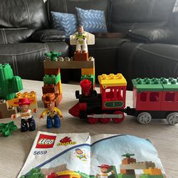 Lego Duplo Disney Toy Story 3 The Great Train Chase